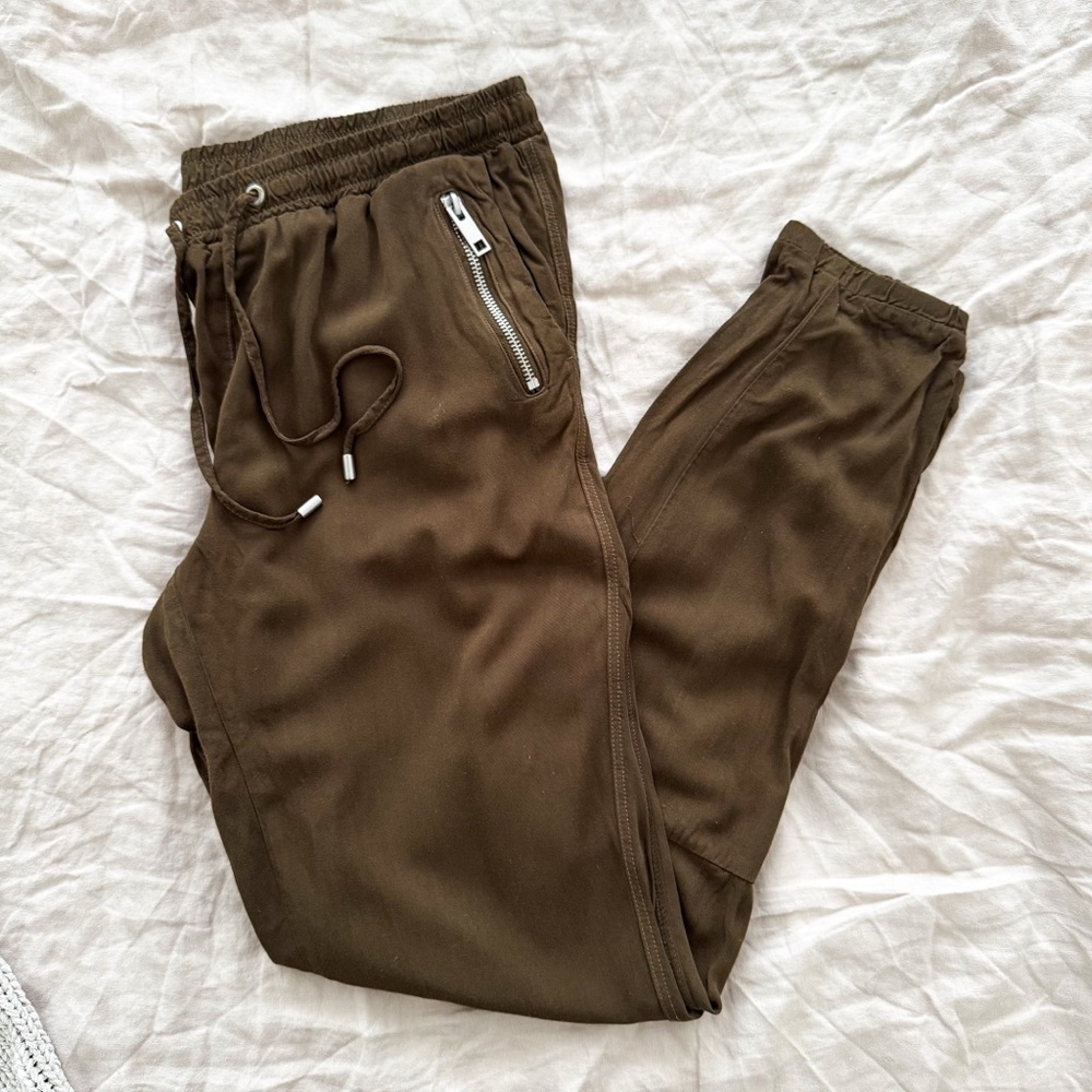 H&M Lightweight Viscose Joggers